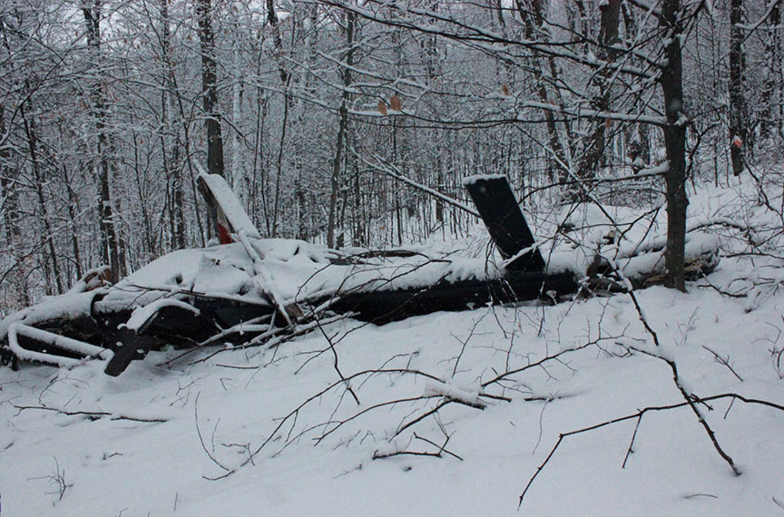 Épave de l’Eurocopter EC120B trouvée sur le flanc d’une colline près de Sainte-Agathe-des-Monts (Québec)