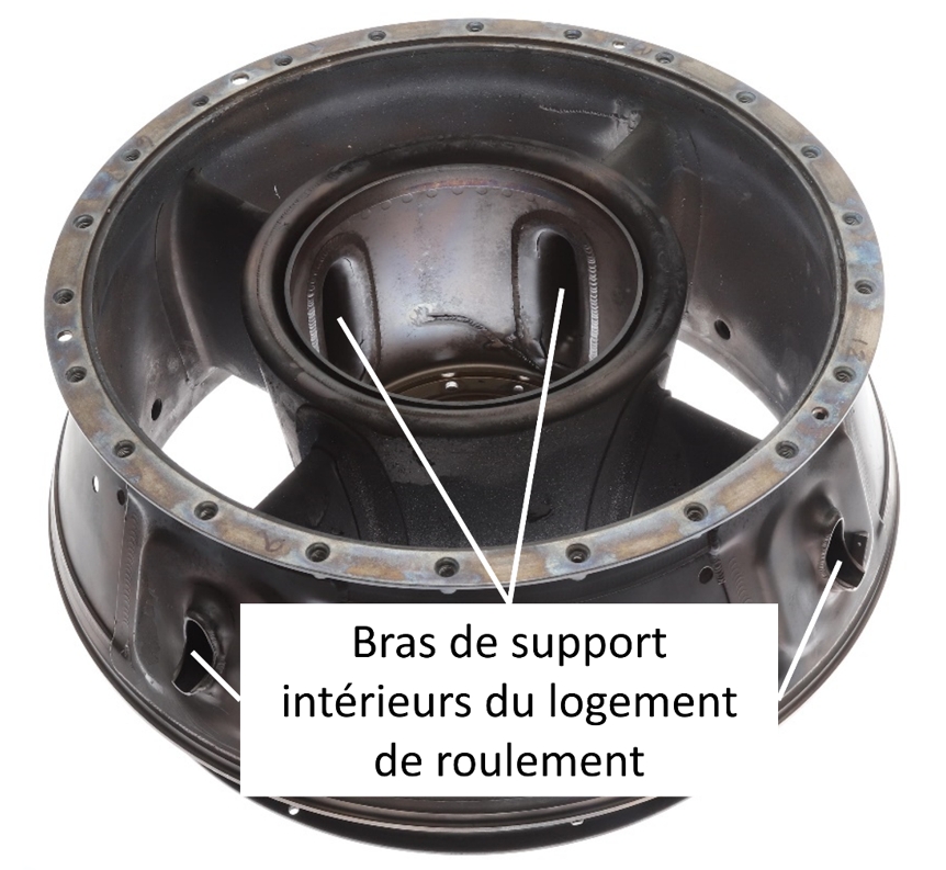 Figure 7. Diffuseur d’échappement montrant les bras de support intérieurs du logement de roulement (Source : BST)