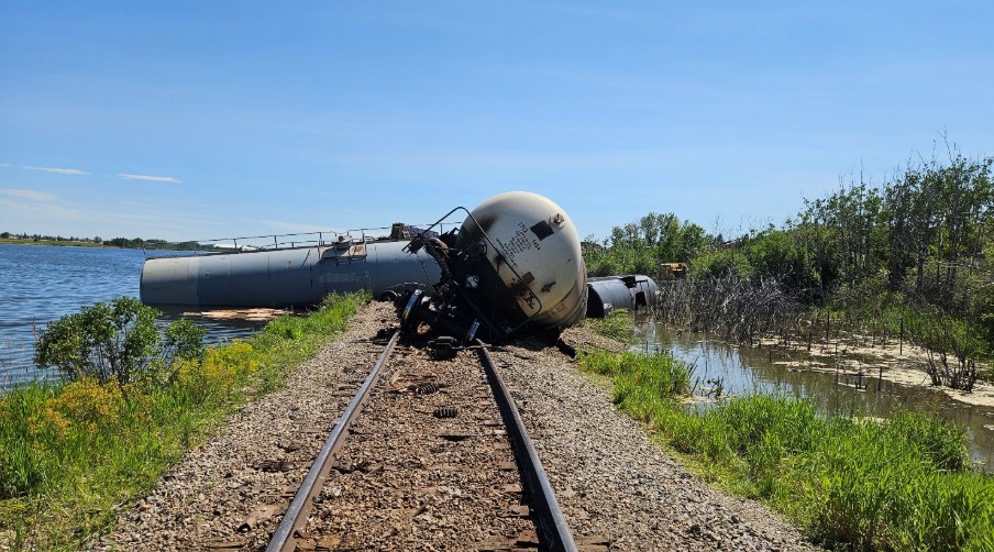 Several of the derailed tank cars. (Source: Transportation Safety Board of Canada)