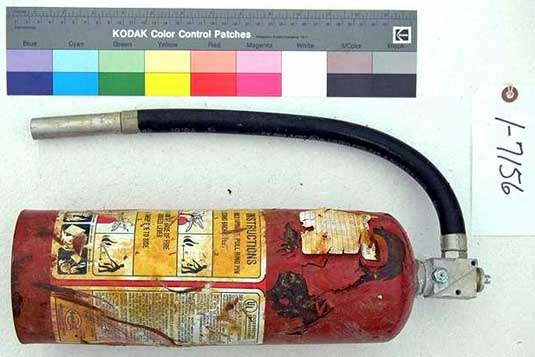 Extincteur à poudre chimique récupéré - pièce produite 1-7156